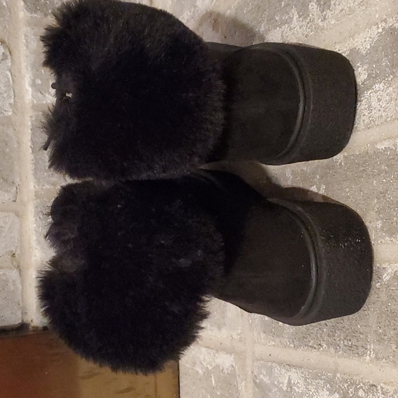 Camel Crown Boots Womens black size 7.5 faux fur - Picture 4 of 9
